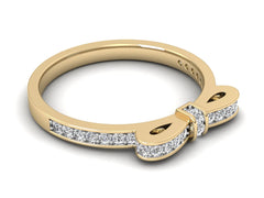 Минималистичный изящный ремешок для кольца с бриллиантом и галстуком-бабочкой