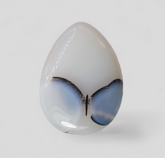 Редкий узор бабочки внутри натурального дендритного агата — коллекционный драгоценный камень — 31,1 карата