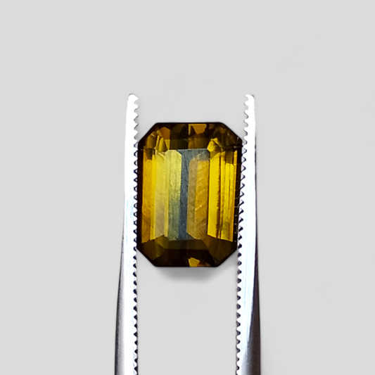 Редкий эпидот 4,5 карата — кристалл эпидота — 8x11 мм