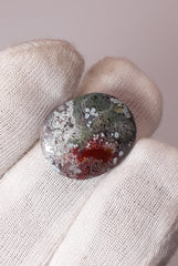 8,5 карата — многоцветный натуральный кабошон из мохового агата — 18 x 14 x 5 мм