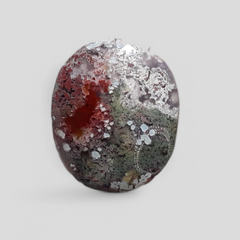 8,5 карата — многоцветный натуральный кабошон из мохового агата — 18 x 14 x 5 мм