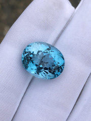 Драгоценный камень голубой топаз фантазийной огранки — 15,5 карата