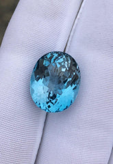 Драгоценный камень голубой топаз фантазийной огранки — 15,5 карата