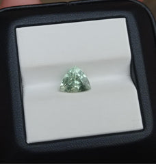 Натуральный аквамарин 1,95 карата зеленого оттенка — мартовский камень — 9x8x6 мм