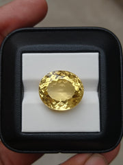 Овальный ограненный цитрин весом 20,3 карата на продажу — Камень ноября — 19x16,5x10,5 мм