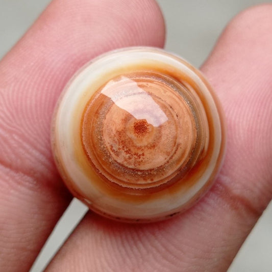 39.1ct Natural Unique Eye Agate for Sale - Round Cabochon - Dimension 21x21x12mm