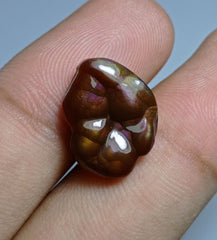 Резной фиолетовый огненный агат 10,5 карата - размеры 17x13x5 мм