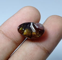 Пузырчатый огненный агат 10,4 карата — Agata De Feugo — более редкий драгоценный камень, чем бриллианты. Размеры 17x11x7 мм.