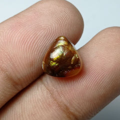 Натуральный уникальный огненный агат 5,1 карата — более редкий оттенок Agata De Feugo, размеры 10,5x10x5,5 мм.