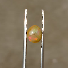 Опал 1,35 карата - Белый огненный опал - Вело опал - Медовый опал - Октябрьский камень - 8x7 мм