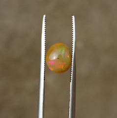 Опал 1,35 карата - Белый огненный опал - Вело опал - Медовый опал - Октябрьский камень - 8x7 мм