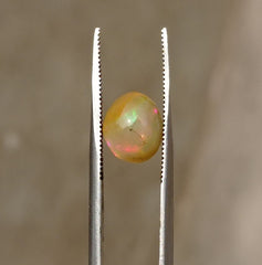 Опал 1,35 карата - Белый огненный опал - Вело опал - Медовый опал - Октябрьский камень - 8x7 мм