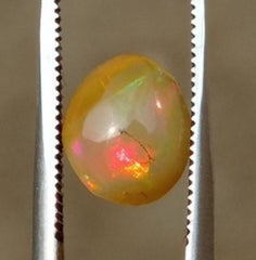 Опал 1,35 карата - Белый огненный опал - Вело опал - Медовый опал - Октябрьский камень - 8x7 мм