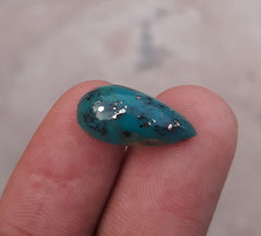 Бирюза Моренси 7,3 карата — натуральная зеленая матричная бирюза, Шаджри Фероза, размеры — 19x9 мм