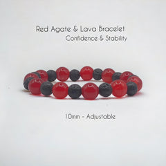 Эластичный браслет из красного агата и бусин лавы диаметром 10 мм