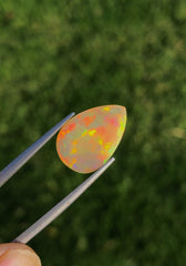 Опал высшего качества 4,3 карата на продажу – Опал медового цвета в форме груши – Камень октября –