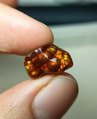 Резьба по огненному агату – детская ножка – Agate De Feugo