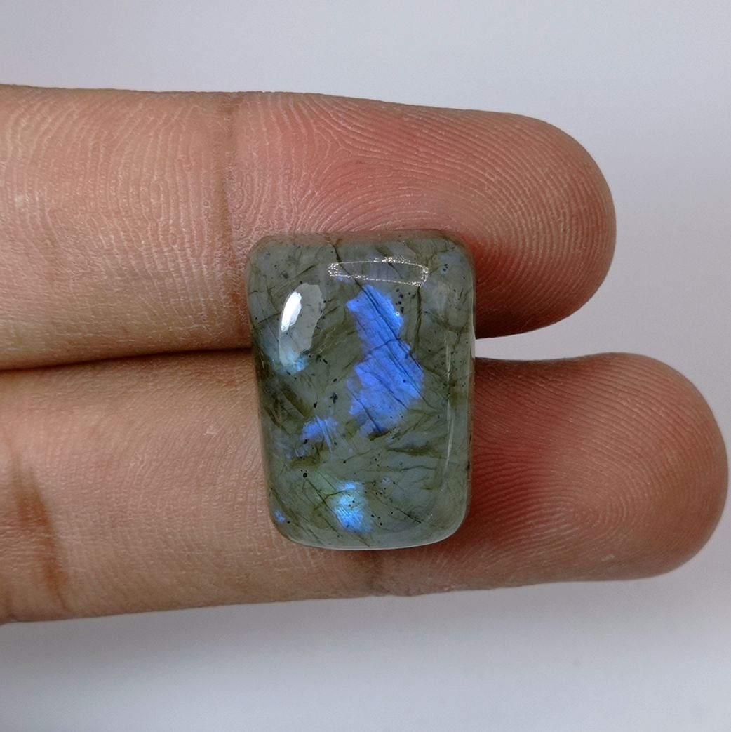 34.5ct Labradorite Cabochon - Spectrolite- Black Moon Stone - 22x16mm 34.5ct Labradorite Cabochon - Spectrolite- Black Moon Stone - 22x16mm
