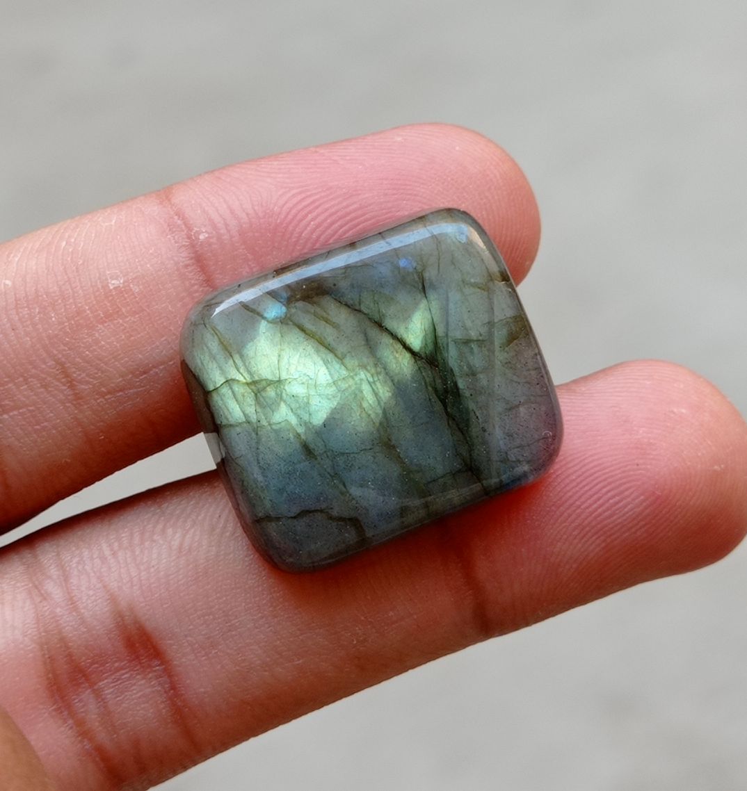 44.4ct Labradorite Cabochon - Spectrolite- Black Moon Stone - 25x22mm 44.4ct Labradorite Cabochon - Spectrolite- Black Moon Stone - 25x22mm