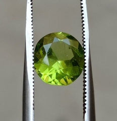 2.5ct Peridot Gemstone- Olivine - Chrysolite Gem - August Birthstone - 9x8x5mm