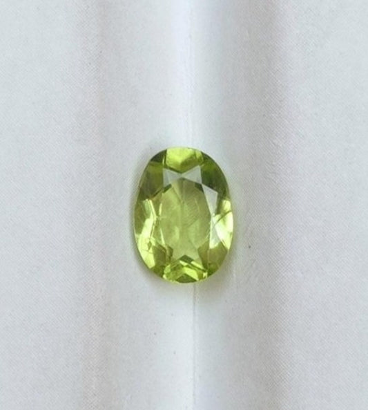 1.40ct Peridot Gemstone- Olivine - Chrysolite Gem - August Birthstone - 7.8x5.5x3.5mm