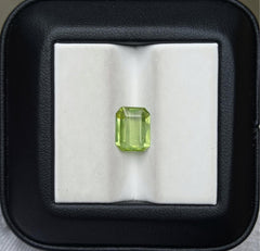 2.40ct Peridot Gemstone- Olivine - Chrysolite Gem - August Birthstone - 9.5x7.5x3.5mm