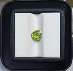 Драгоценный камень перидот 1,90 карата - оливин - хризолит - камень августа - 8x8x4 мм