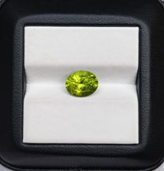 2.9ct Peridot Gemstone- Olivine - Chrysolite Gem - August Birthstone - 12x9mm