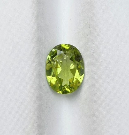 1.75ct Peridot Gemstone- Olivine - Chrysolite Gem - August Birthstone - 9x7x4mm