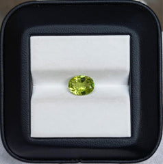 Драгоценный камень Перидот 1,75 карата - Оливин - Хризолит - Камень августа - 9x7x4 мм