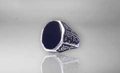 Мужские кольца-печатки — элегантное кольцо из стерлингового серебра с черным ониксом — односторонняя гравировка на одной стороне — белое золото 14 карат с матовой и блестящей отделкой