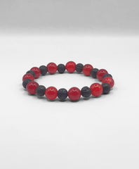 Эластичный браслет из красного агата и бусин лавы диаметром 10 мм