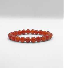 Стильный эластичный браслет из красного сердолика