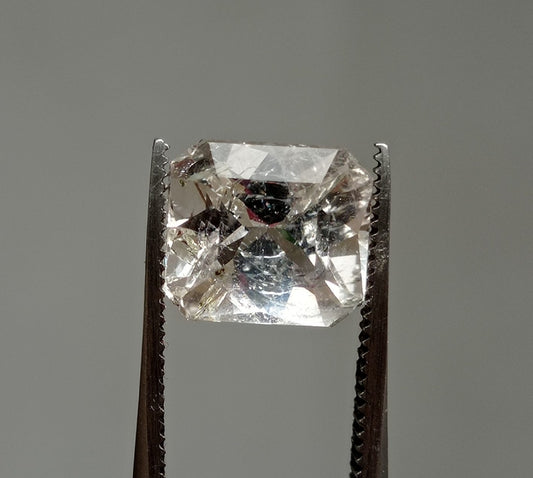 Топаз 4,5 карата — ограненный драгоценный камень белый топаз — камень, родившийся в ноябре — белый пухрадж — 9,7x8,5 мм