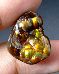 Элегантная резьба по редкому мексиканскому огненному агату с иглами из сегенита