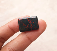 Натуральный высококачественный кровавый камень весом 24,15 карата — гелиотроп — размер — 24 мм x 17 мм