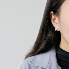 Серьги-гвоздики с полым кругом и круглым натуральным жемчугом Geometry — серебряные серьги с жемчугом с палладиевым покрытием для женщин — серьги Perfect Pearl с подарочной упаковкой