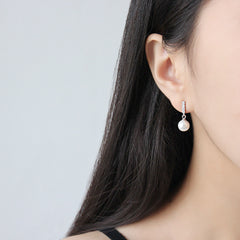 Элегантные серьги с круглым жемчугом CZ и жемчугом - Серьги с серебряным жемчугом с палладиевым покрытием для женщин - Серьги с идеальным жемчугом в подарочной упаковке