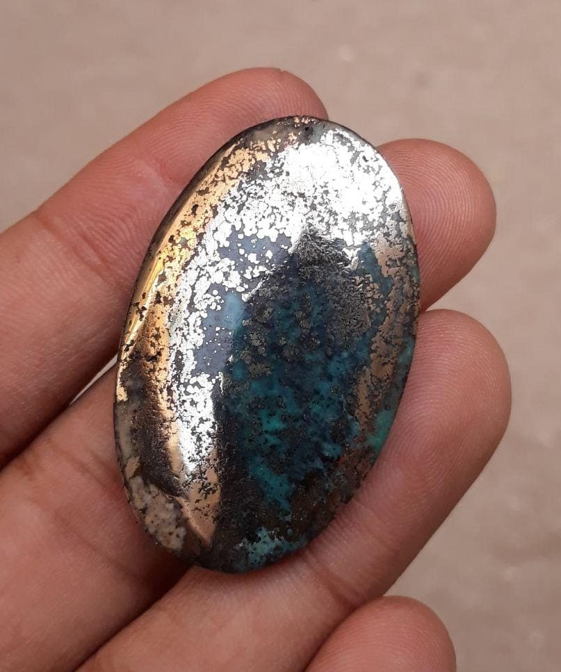 Натуральная бирюза с пиритом - Голубая матричная бирюза - Shajri Feroza-110 Ct-42x27mm
