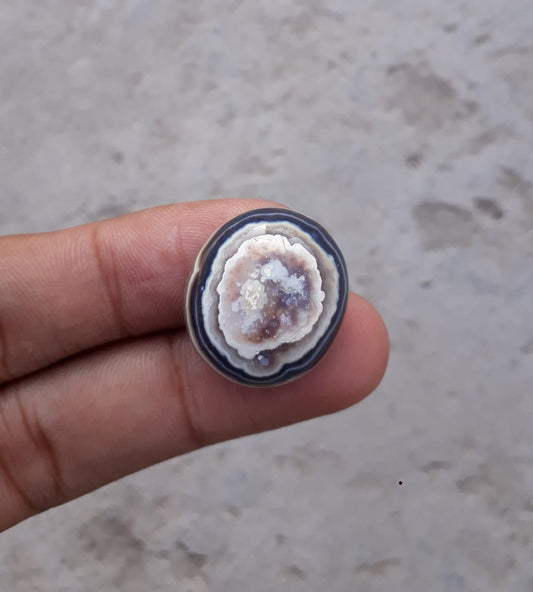 38.1ct Natural Eye Agate For Sale - Aqeeq - Dimension 23x21x11mm