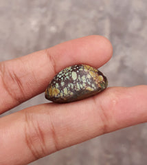 Натуральная зеленая матрица с пиритом и бирюзой, Шаджри Фероа, размеры - 23,2x14,5 мм.