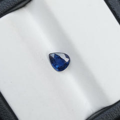 Продажа сертифицированного цейлонского сапфира 0,69 карата — натуральный синий сапфир — сентябрьский камень