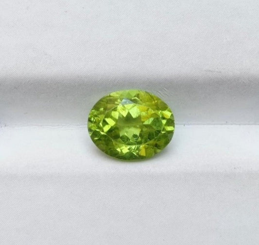 3.20ct Peridot Gemstone- Olivine - Chrysolite Gem - August Birthstone - 9.6x8x5.5mm
