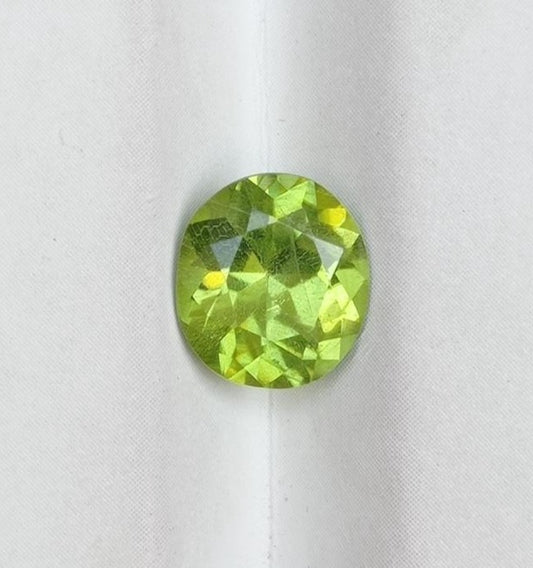 2.5ct Peridot Gemstone- Olivine - Chrysolite Gem - August Birthstone -  9x8x5mm