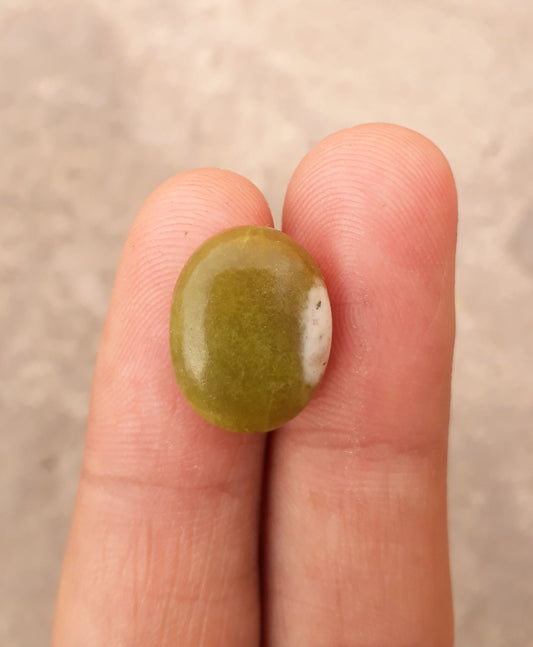 10.2ct Serpentine Cabochon - Shah Maqqsood - Zehrmora - 15 x 11mm