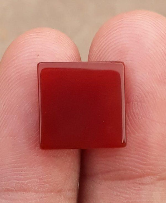 Натуральный красный сердолик 10,4 карата — Акик Ахмар — 13x13 мм