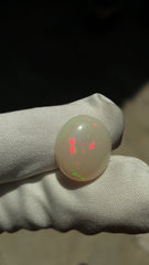 Опал 2 карата - Белый огненный опал - Welo Opal - Камень октября - 12x9 мм